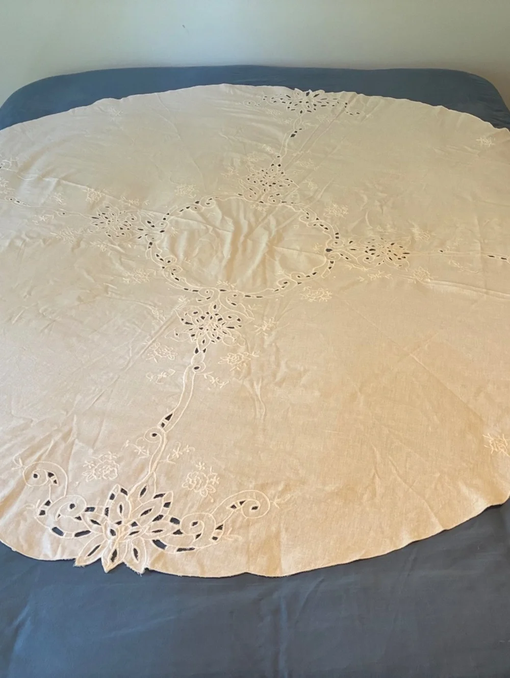 Vintage Round White Embroidered Tablecloth 65